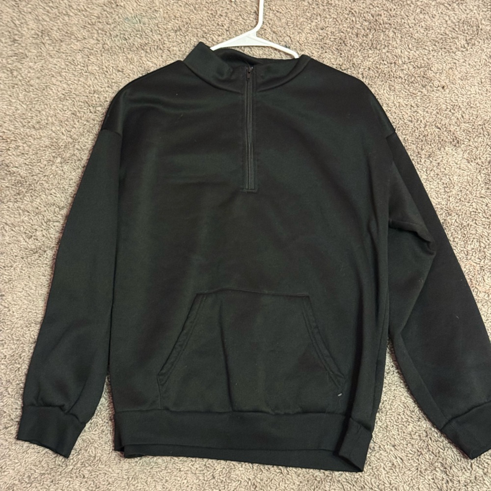 Black Long-Sleeve Pullover